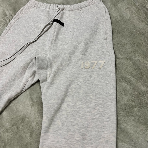 Fear of God Essentials Sweatpants - Picture 4 of 5